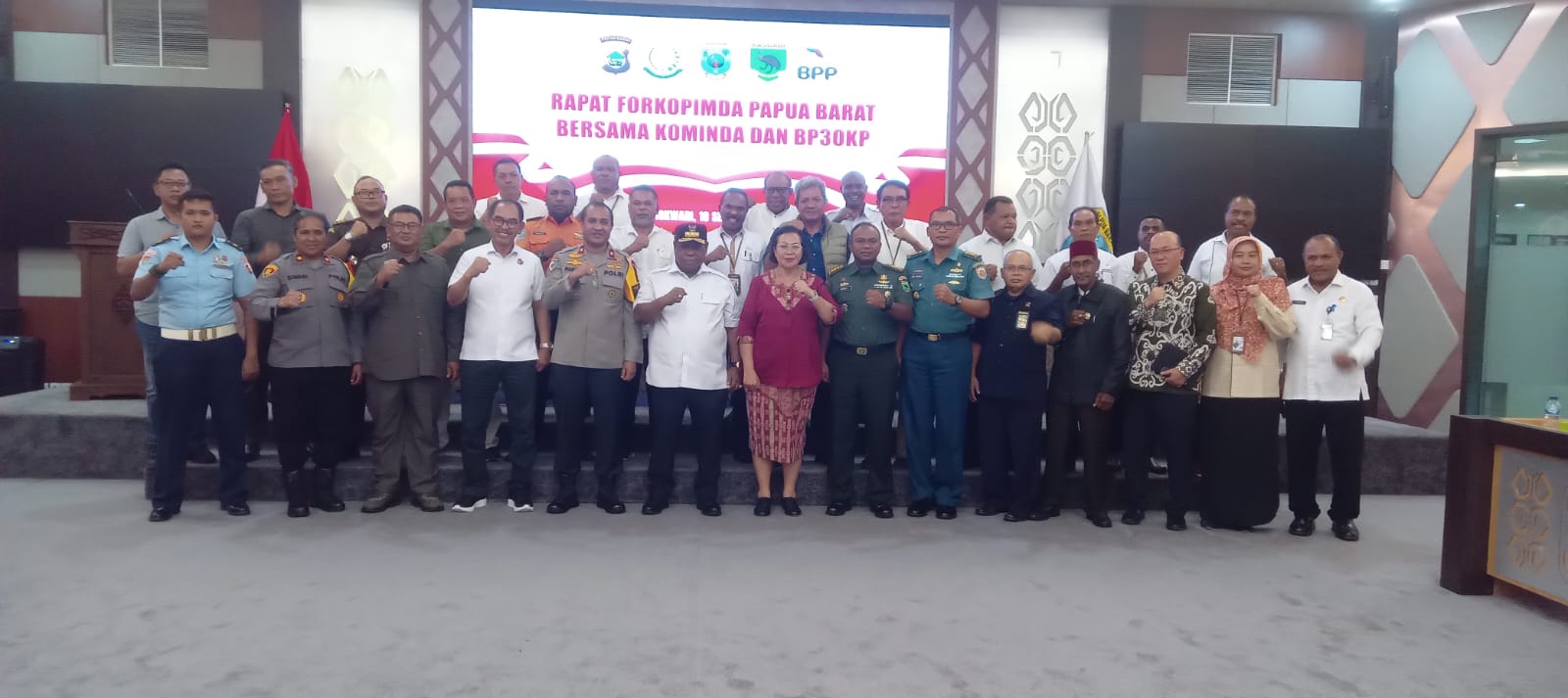 Hadiri Rapat Forkopimda, Kominda Dan BP3OKP Papua Barat, Pj. Gubernur ABT Akui Capaian Pembangunan Presiden Jokowi