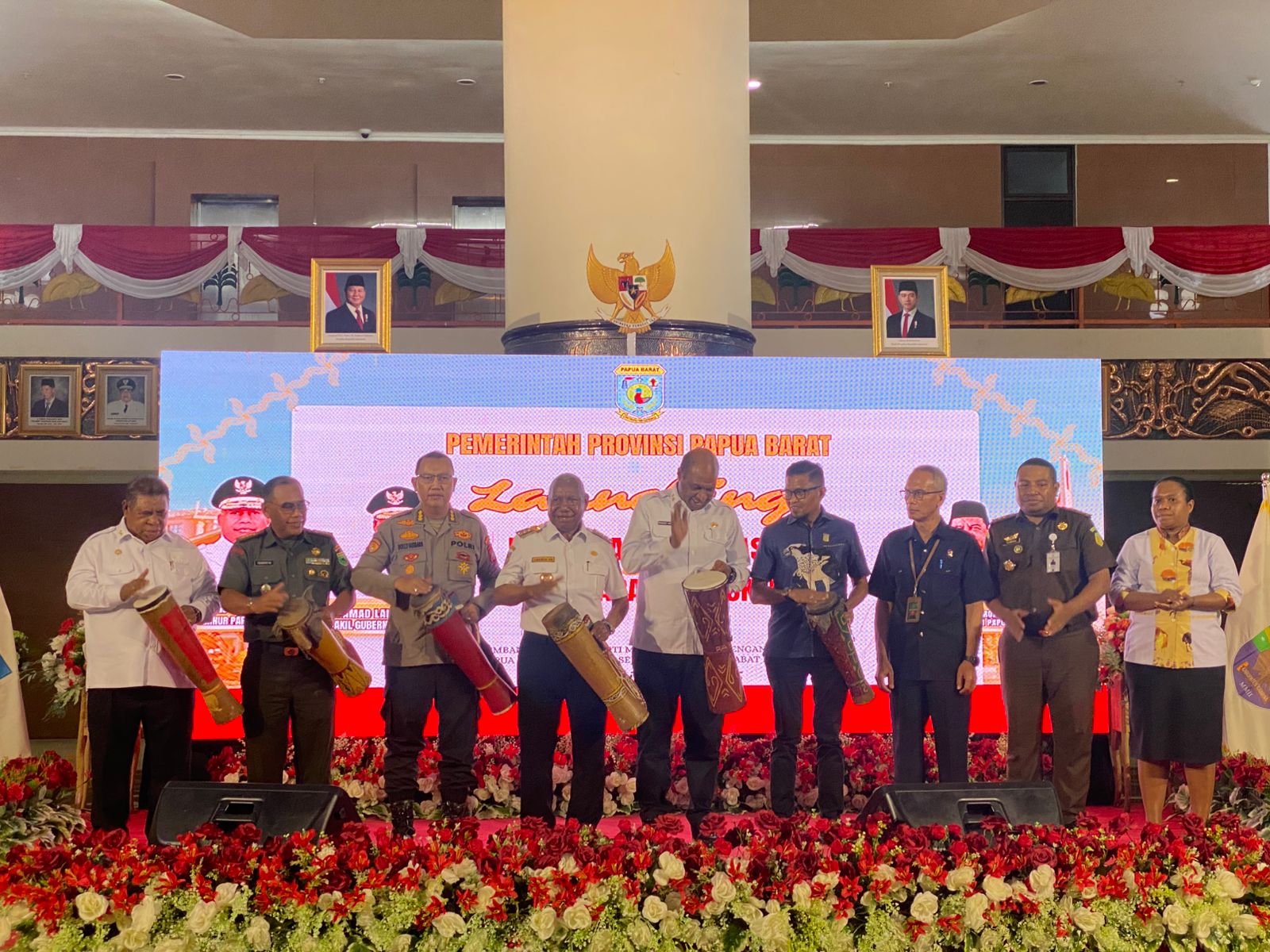 Papua Barat Cerdas dan Papua Barat Produktif Resmi Dilaunching Pada 100 Kerja Gubernur-Wakil Gubernur