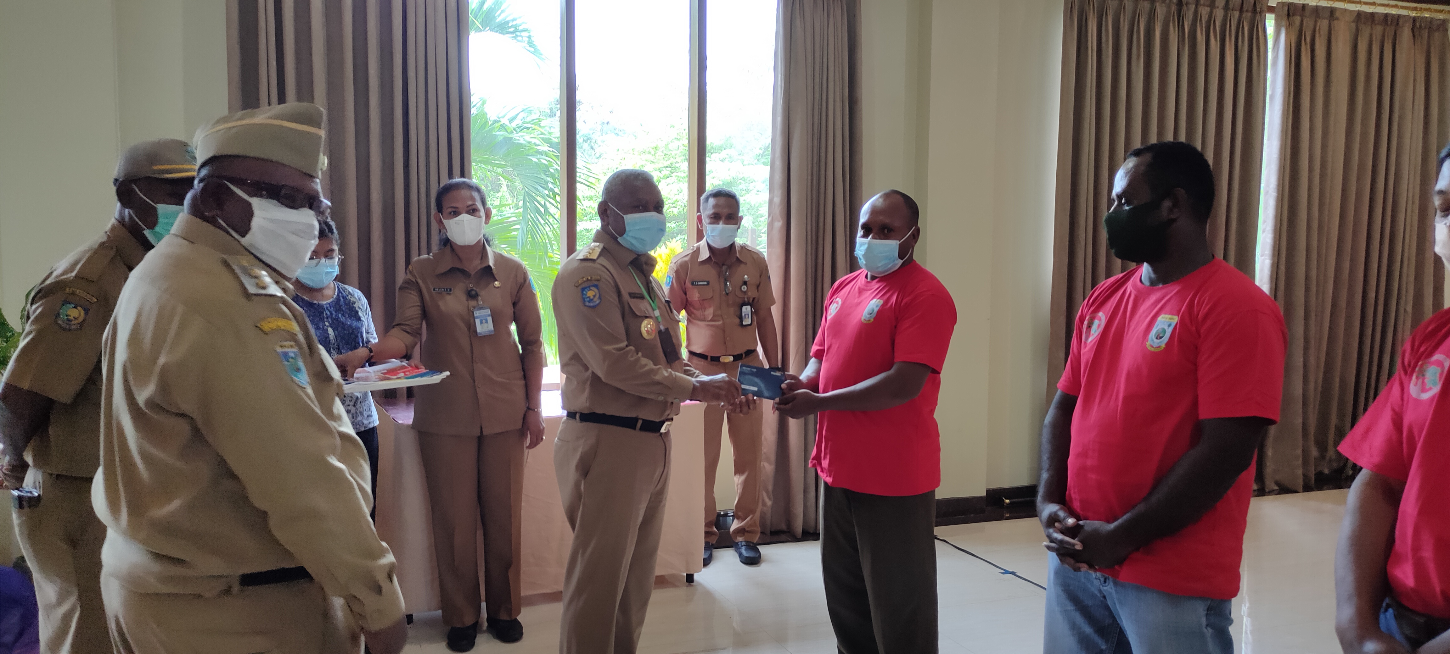 Bantuan Tangan Kasih dan Stimulus Untuk Kaimana Disalurkan, Bapok Dapat Tambahan 5 Persen