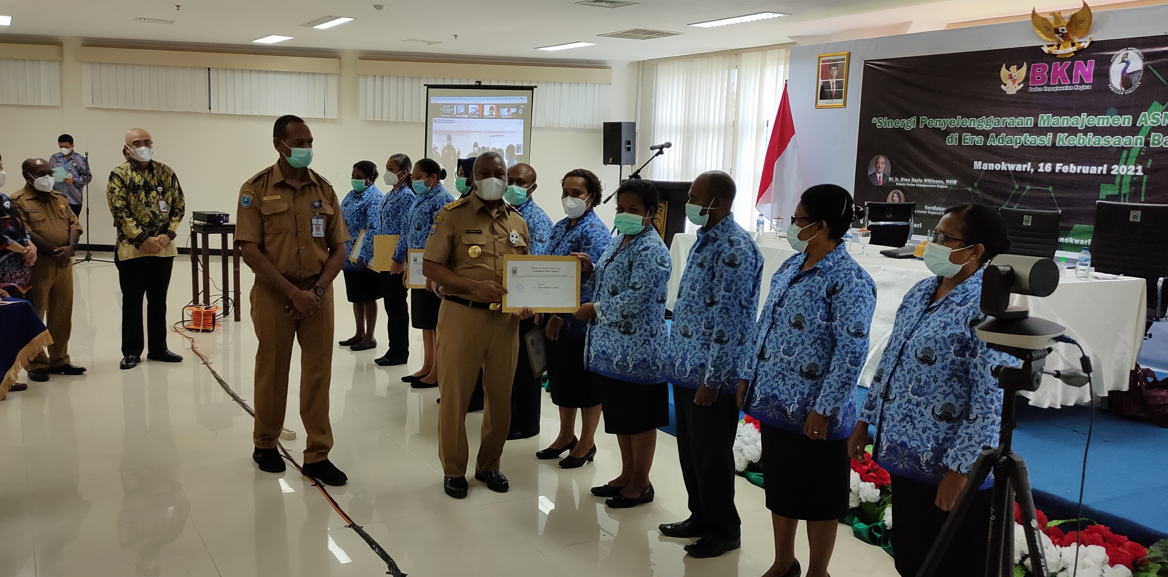 10 Tenaga Medis RSUD Prov. Papua Barat Terima SK Kenaikan Pangkat