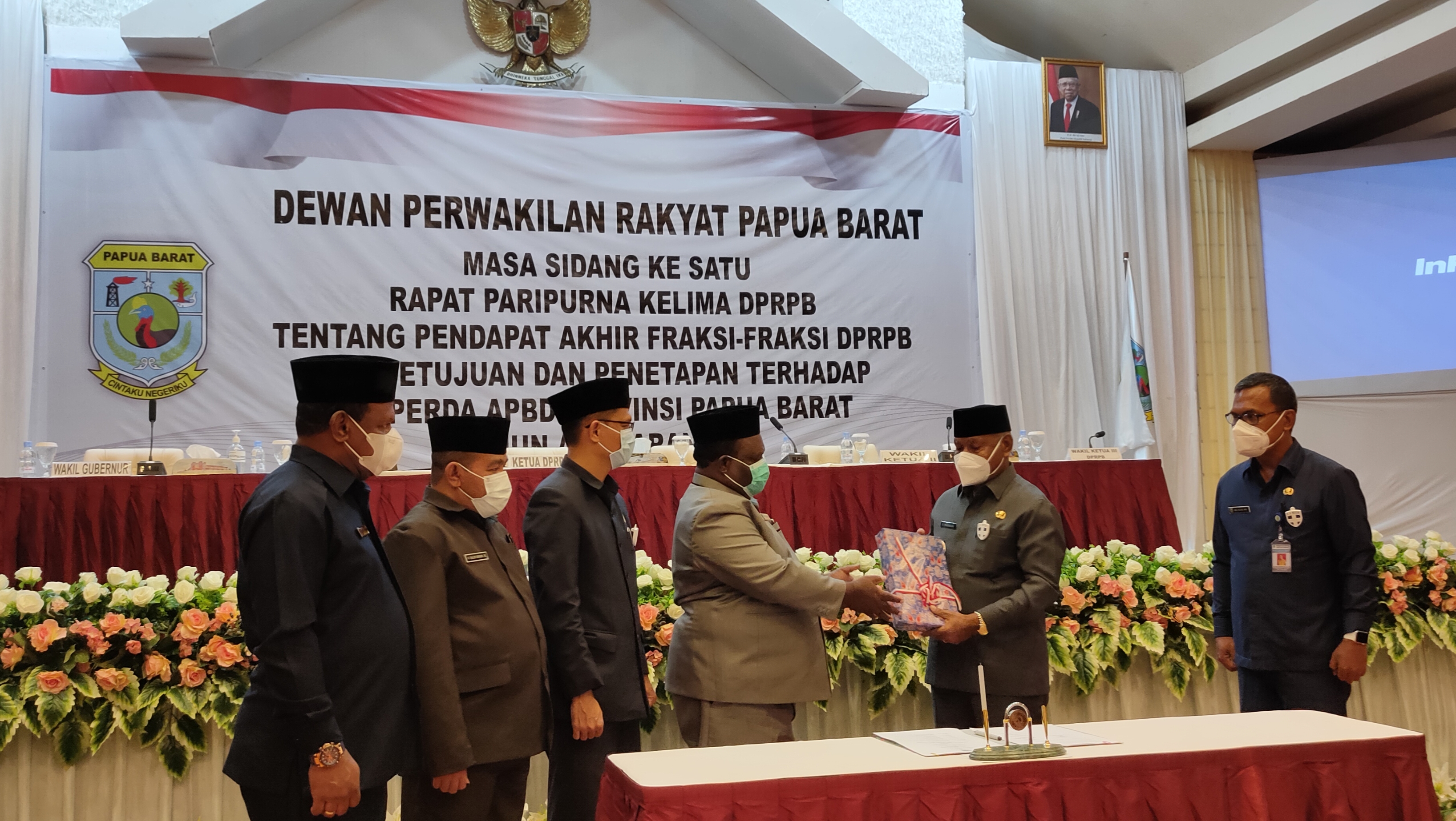 APBD Papua Barat Tahun 2021 Disahkan DPR-PB 8,824 Triliun