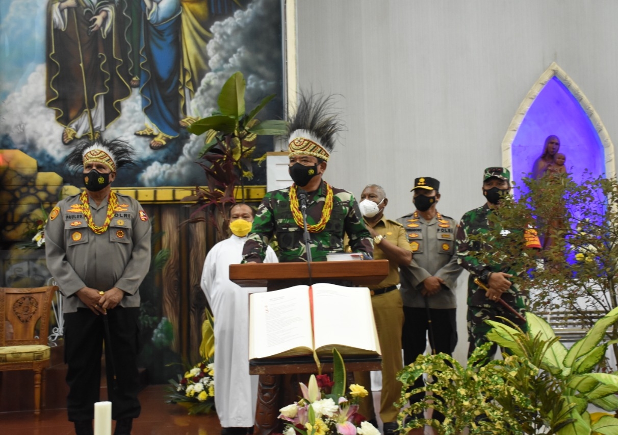 Panglima TNI Serukan Tetap Menjaga Komitmen Persaudaraan di Papua Barat