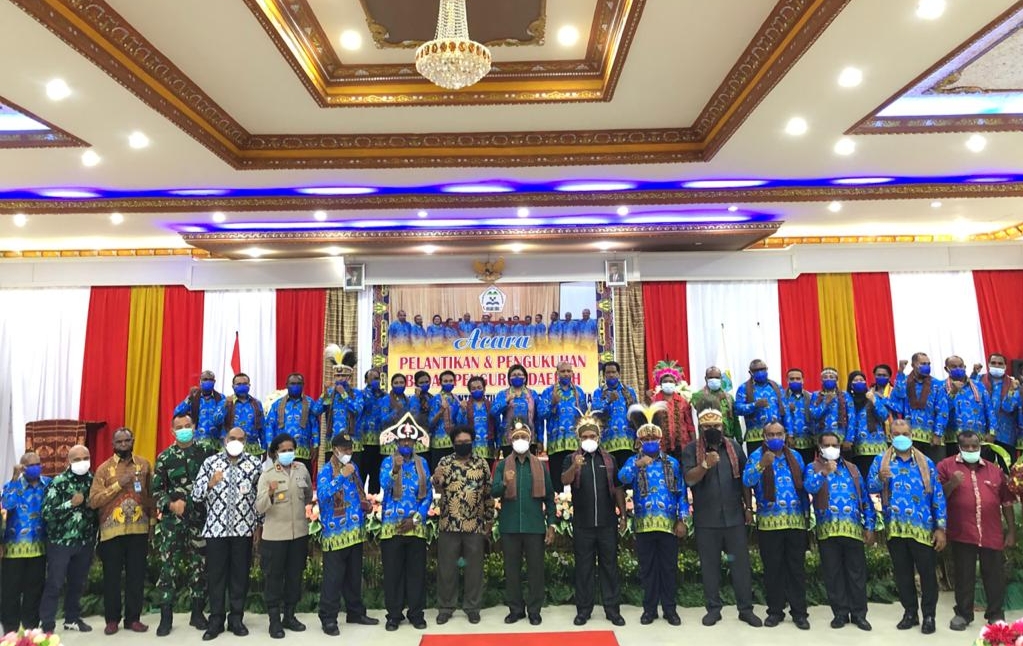 Gubernur Dominggus Mandacan Hadiri Pelantikan Pengurus Daerah PIMIMARA PB Masa Bakti 2021-2026