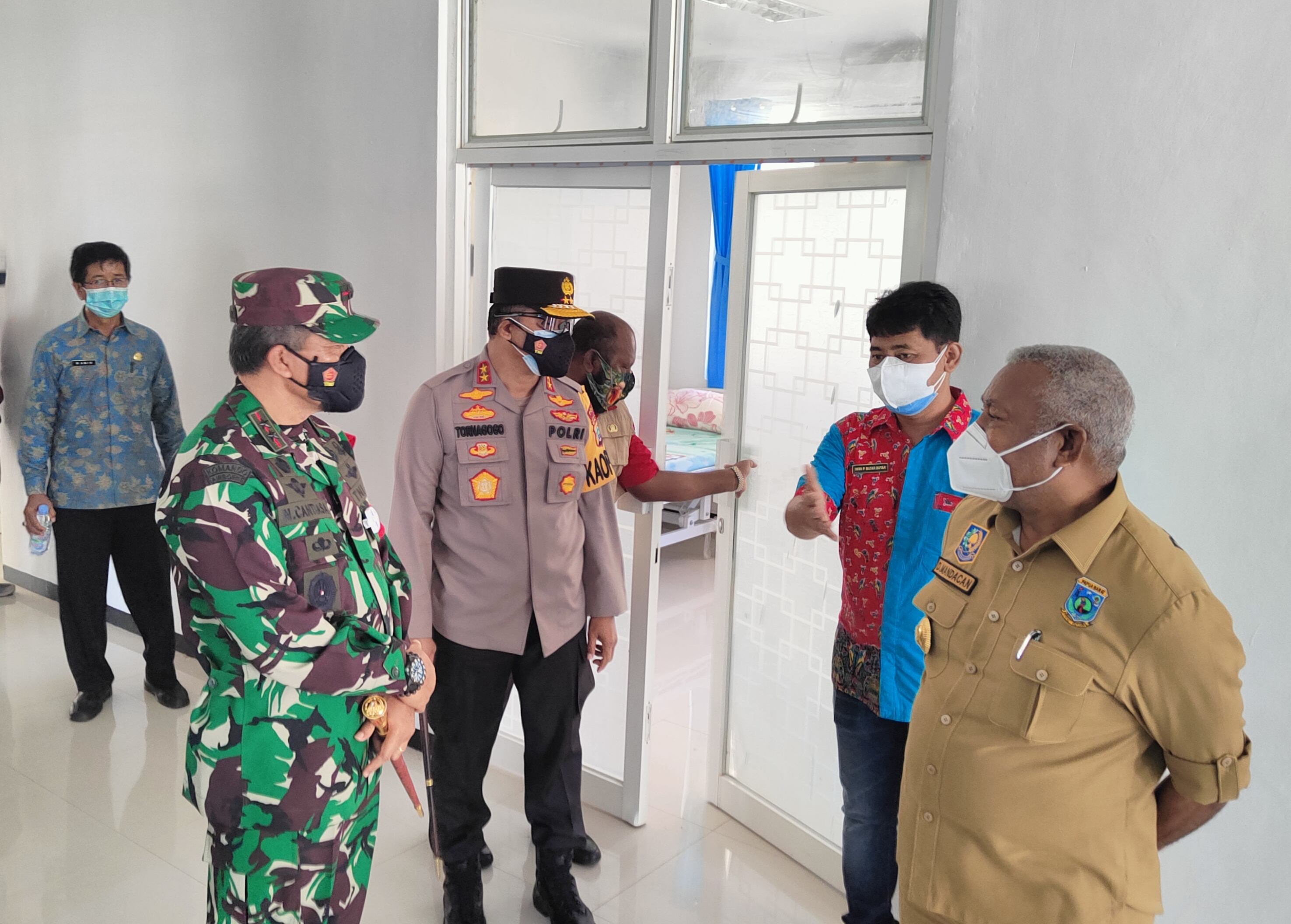 Tinjau RS Pratama Elia Waran, Gubernur PB :  Dukung tenaga medis berikan pelayanan