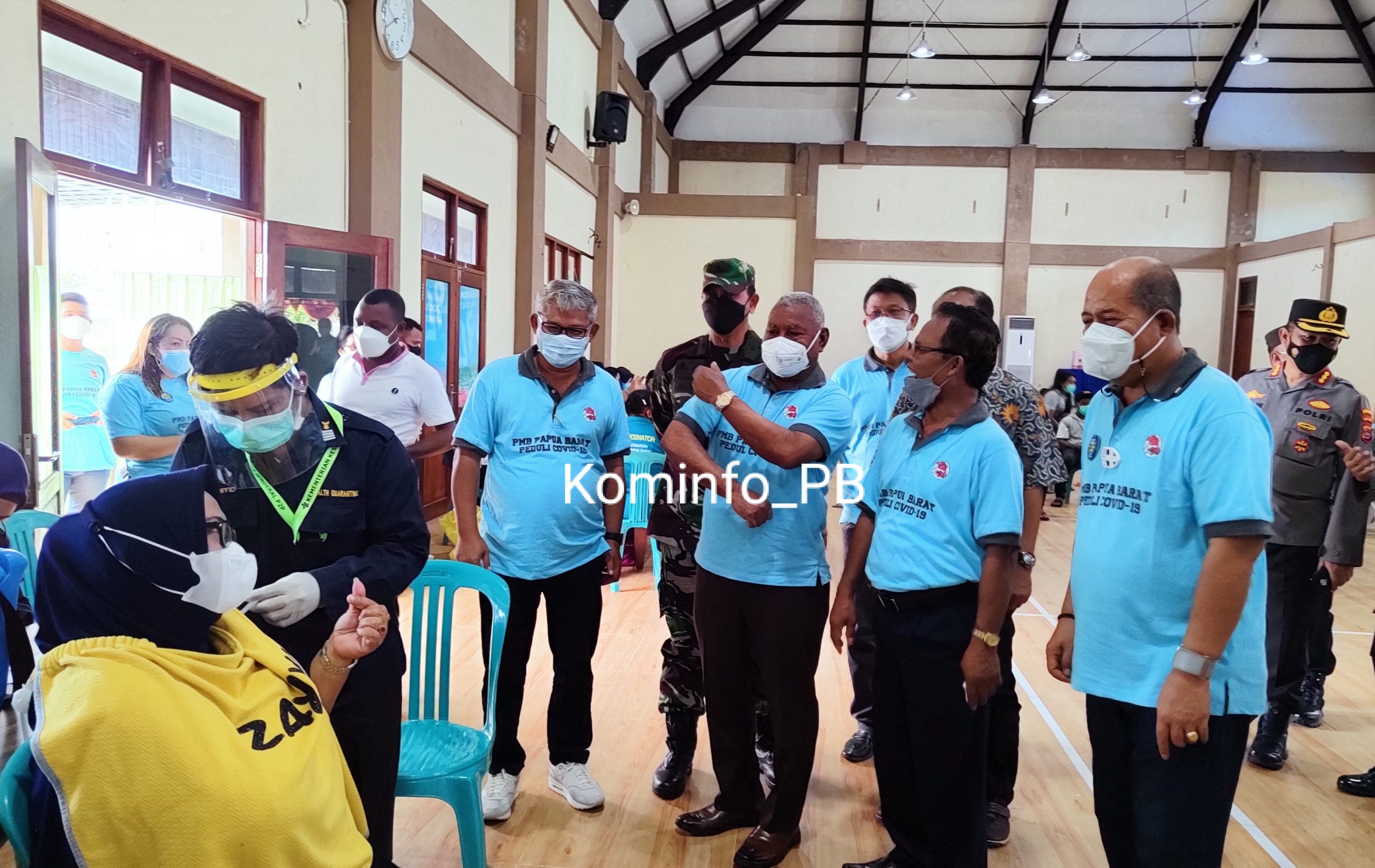 Gubernur Dominggus Mandacan Apresiasi Vaksinasi Covid-19 Oleh PMB Papua Barat