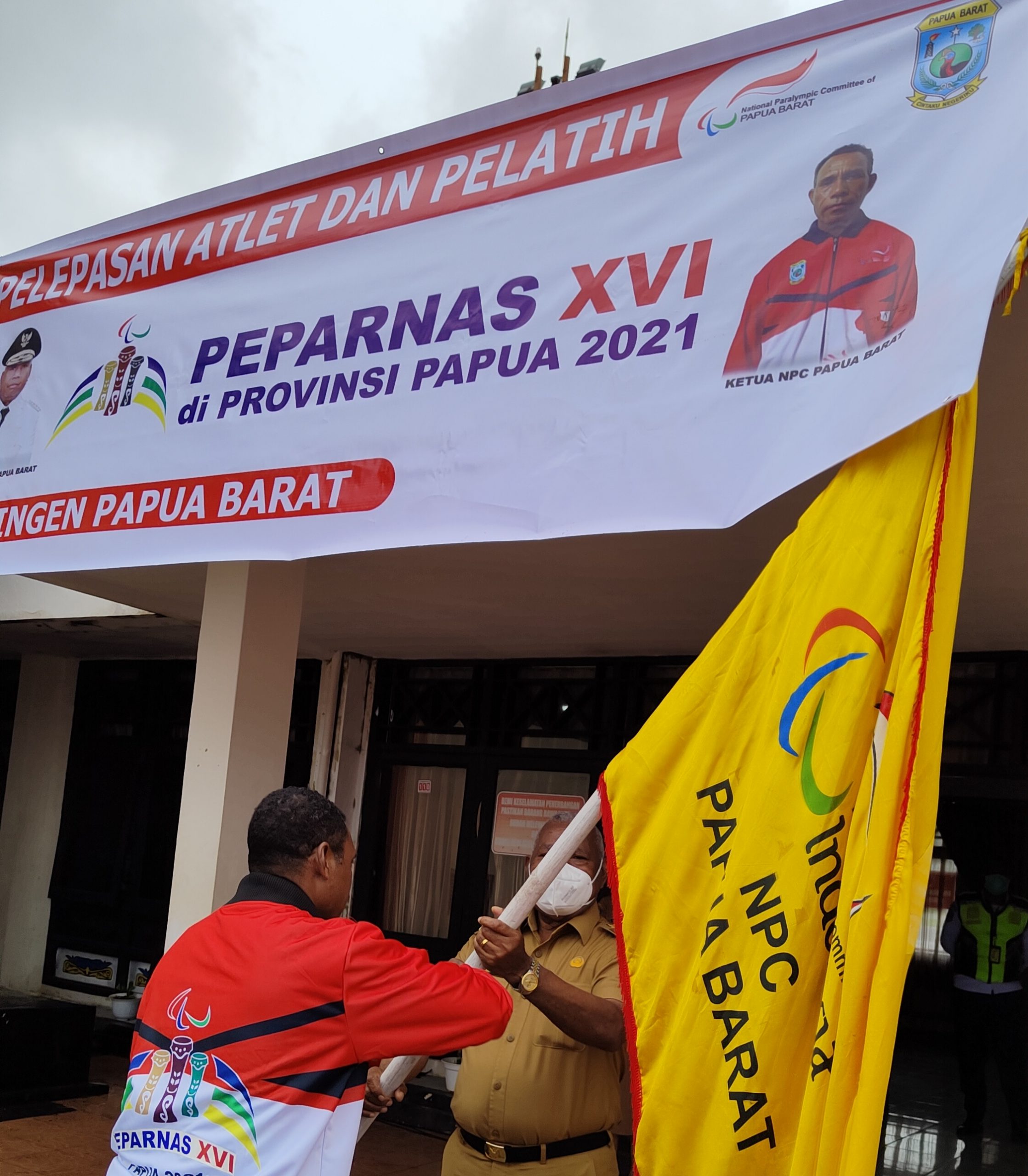 Gubernur Papua Barat Melepas Kontingen PEPARNAS XVI ke Jayapura, Bonus Menanti Peraih Medali