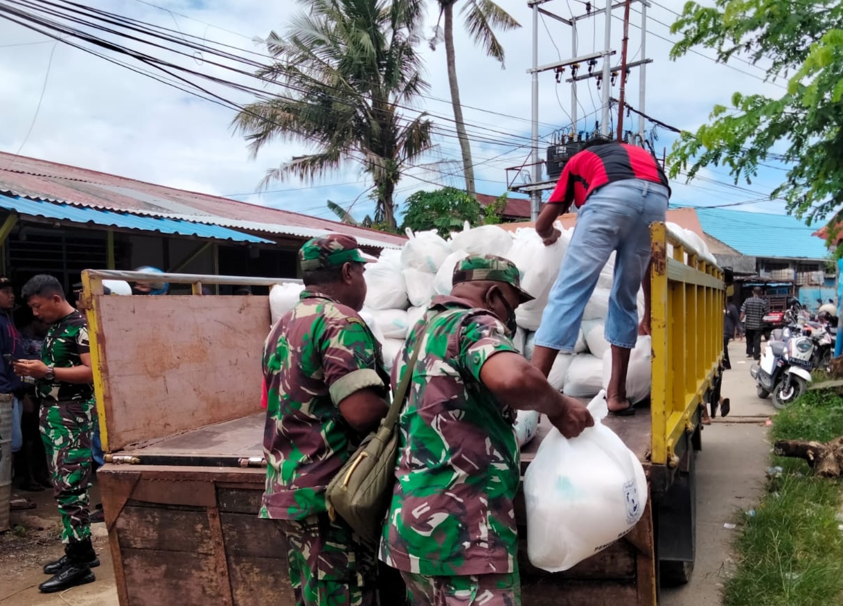 Bantuan Pemprov Papua Barat Sentuh Korban Bencana Alam di Kota Sorong