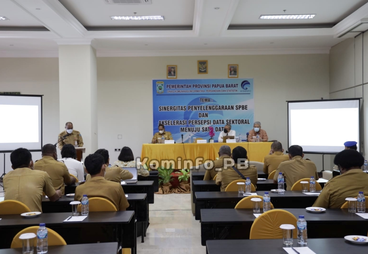 Sinergitas Penyelenggaraan SPBE dan Data Sektoral Fokus Rakornis Diskominfo Perstatik Papua Barat 2022
