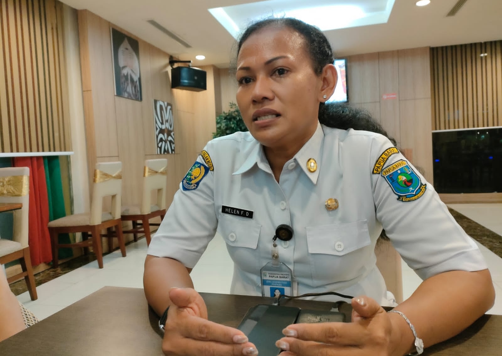 Prosesi Adat Warnai Penjemputan Penjabat Gubernur Papua Barat