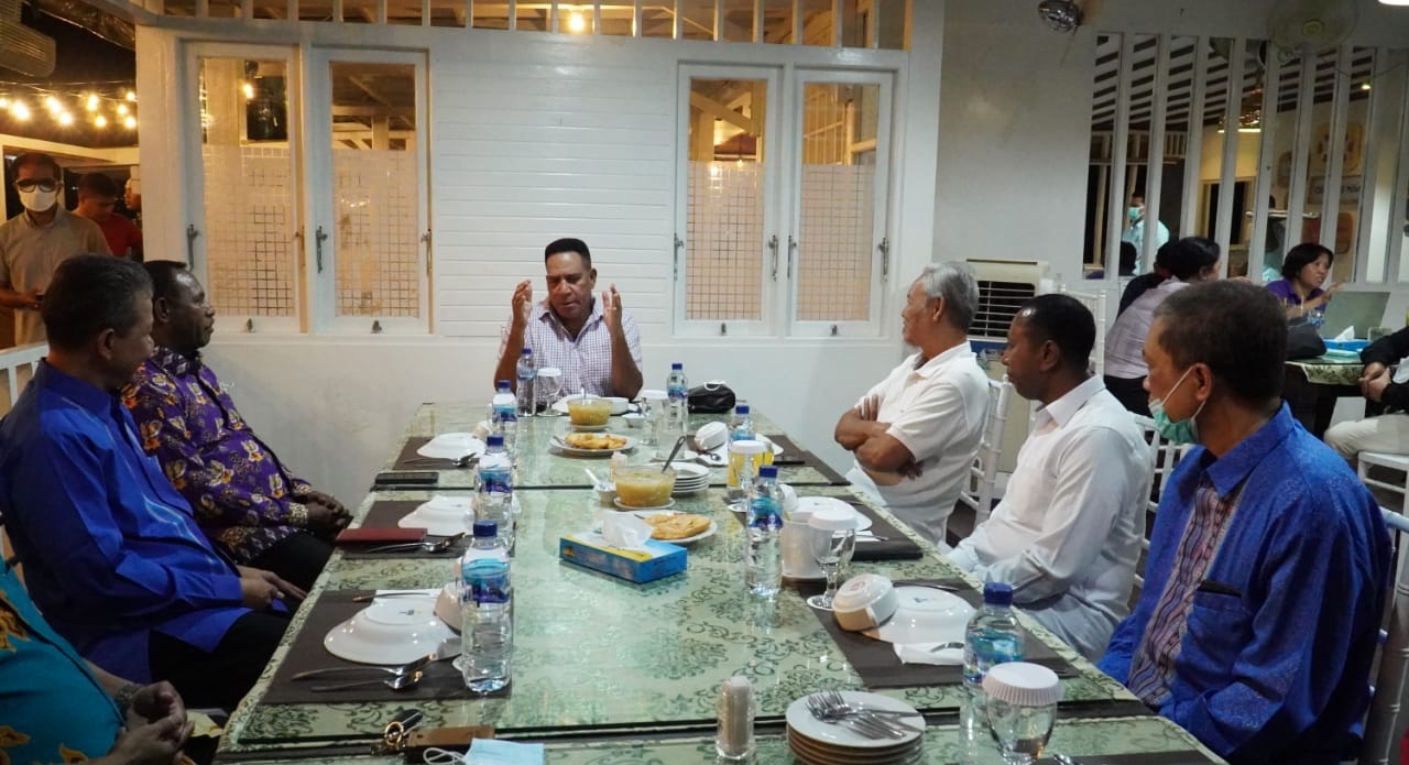 Pj. Gubernur Waterpauw Silahturahmi Bersama Para Rektor dan Guru Besar