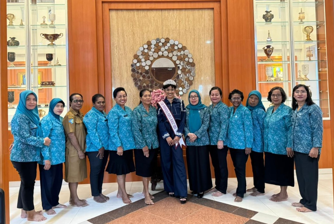 Putri Indonesia Papua Barat Datangi Pj. Ketua TP PKK Papua Barat Diskusi Dukung Program Kerja