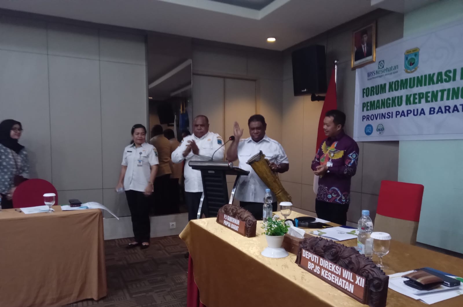 Membuka Forum Komunikasi Pemangku Kepentingan Utama, Pj. Gubernur Ali Baham Komitmen Pastikan Jaminan Kesmas