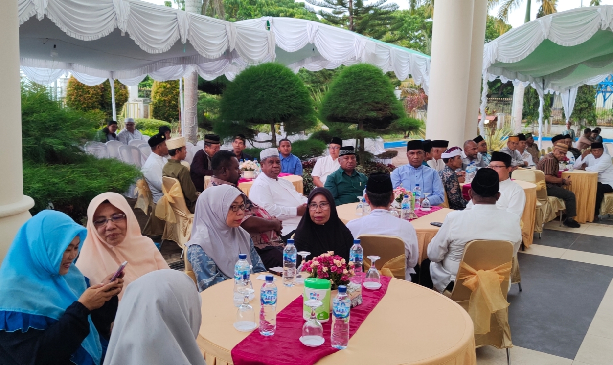 Buka Puasa Hari Pertama Ramadhan 1445 H Pemprov Papua Barat, MUI, dan Ormas Islam Berlangsung Hikmah