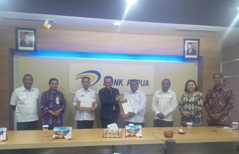 Pj. Gubernur Ali Baham Hendak Kembali Bawa Bekal Ke Wilayah Kasuari Tingkatkan Pelayanan PT. Bank Papua