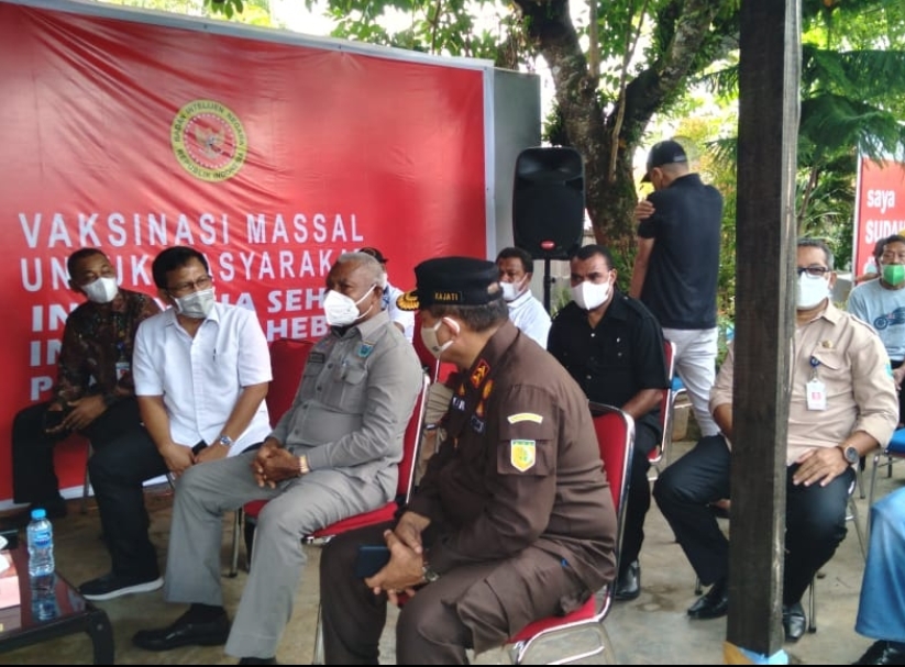 Gubernur Papua Barat Tak Henti Ajak Warga Patuhi Prokes dan Ikut Vaksin Covid-19