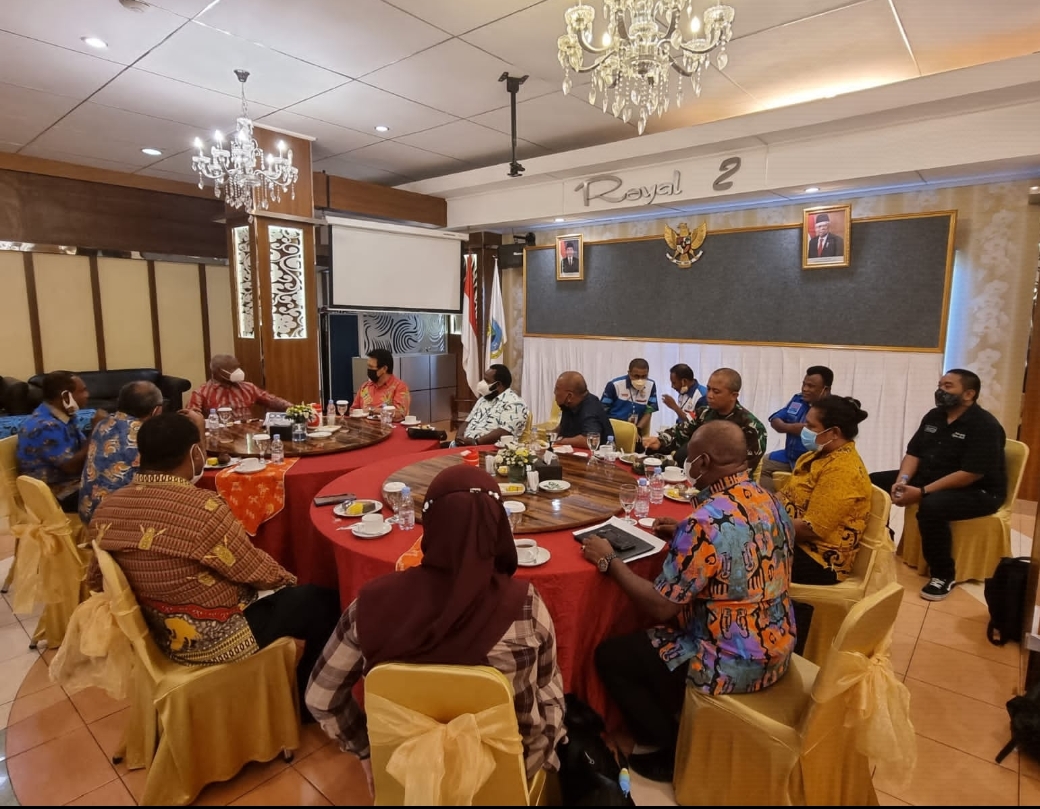 Gubernur Papua Barat Terima Kunjungan PB PON Papua di Manokwari
